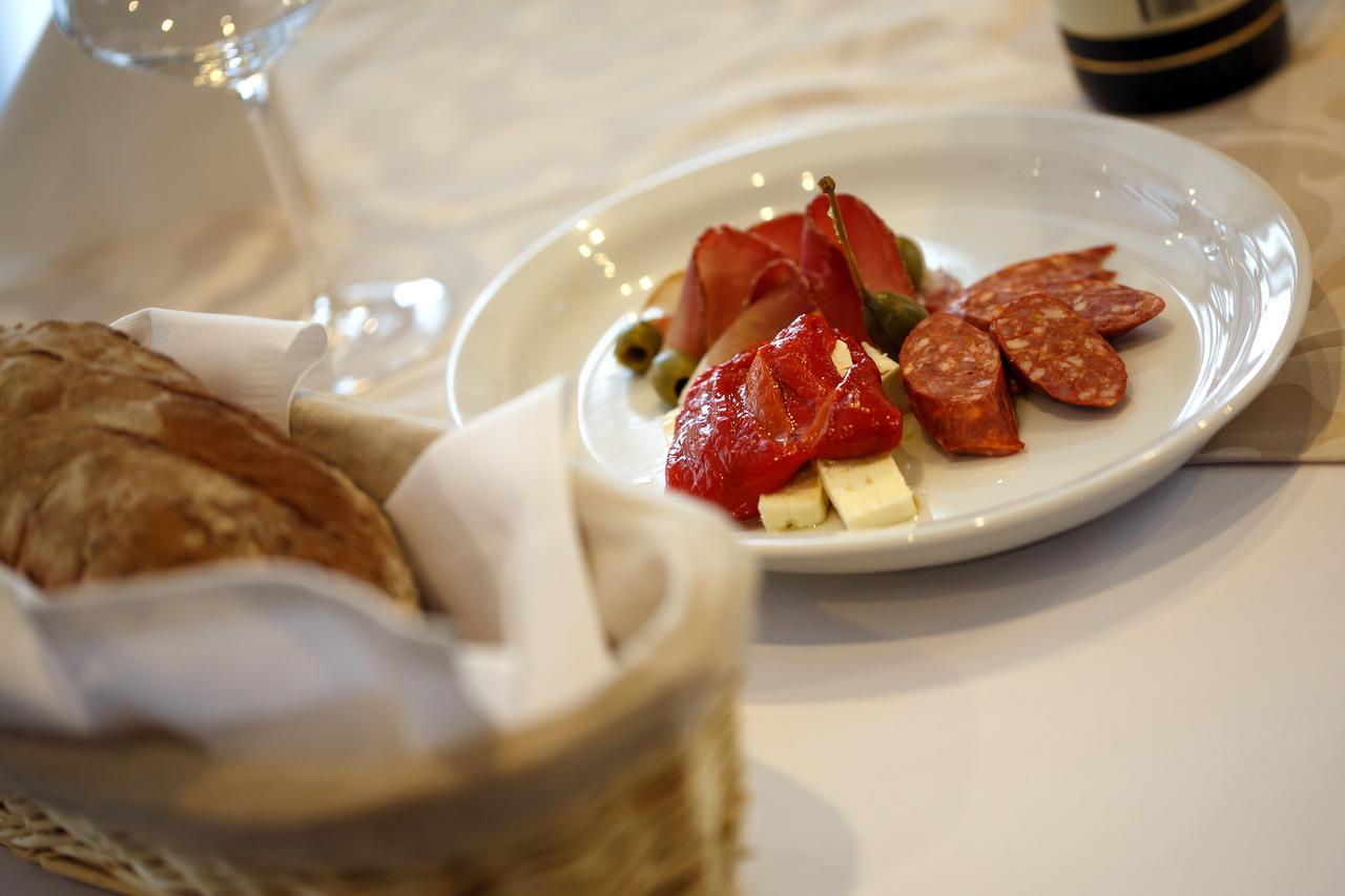 Hotel Bystra Snina Εξωτερικό φωτογραφία